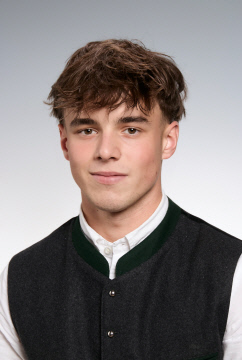 Jakob Steinbacher mit Hemd und einer Weste.